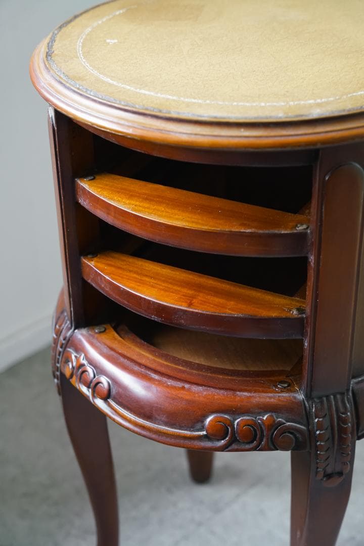 廃盤 コモ ラウンドチェスト 猫脚 アンティークキャビネット