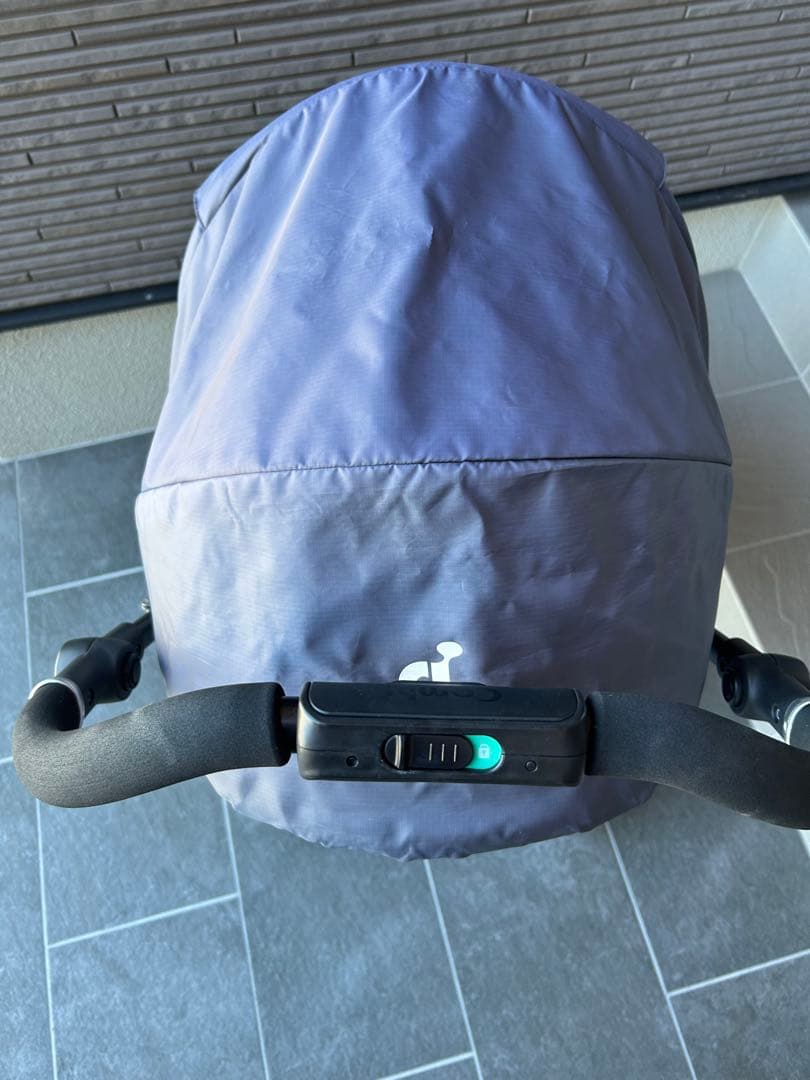 コンビベビーカー　combi