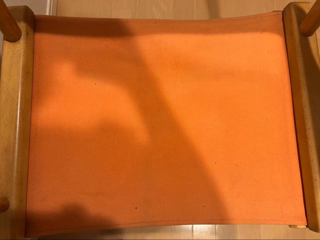 ディレクターズチェアー　木製　折りたたみ椅子　ホールディングチェア