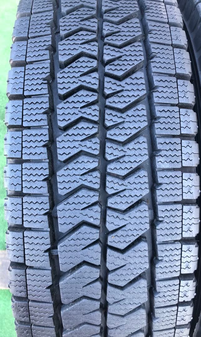 195/80 R15ブリヂストン ブリザックVL10スタッドレスタイヤホイール