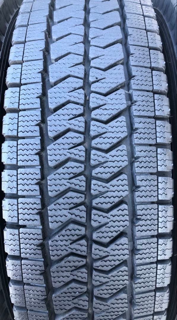 195/80 R15ブリヂストン ブリザックVL10スタッドレスタイヤホイール