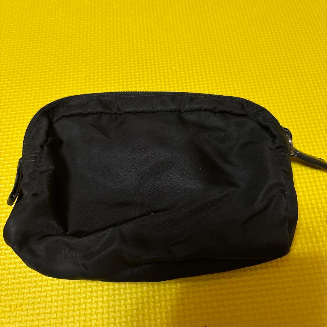 PRADA ブラックナイロンポーチ（内側タグ無し）