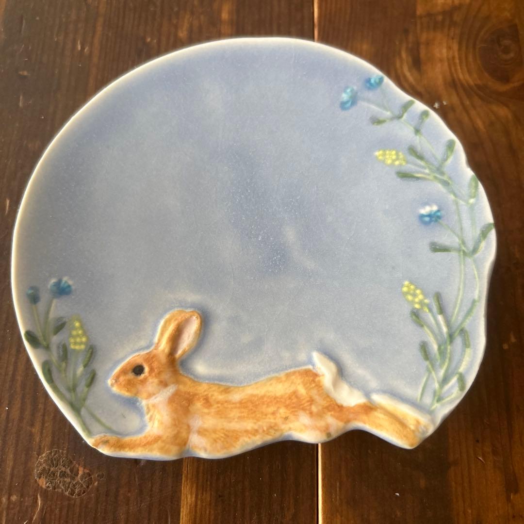 作家　陶芸作家　うつわやみたす　プレート　うさぎ