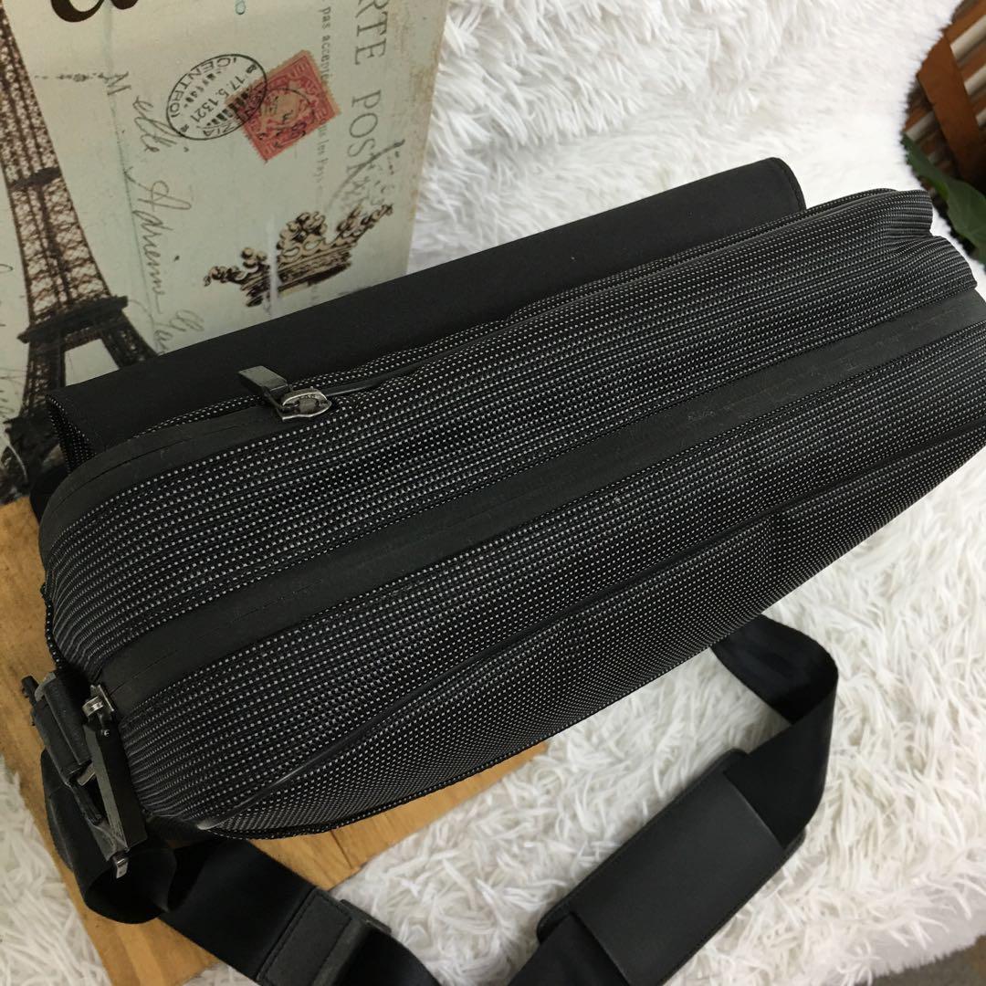 美品 ダンヒル dunhill ショルダー メッセンジャー バッグ クロスボディ