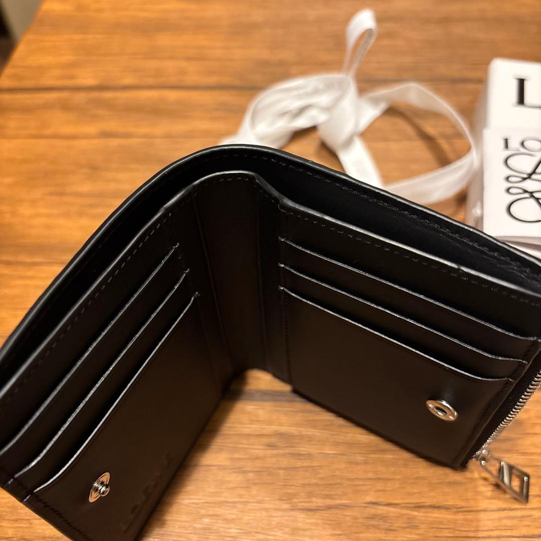 ※最終値下げ本日限り　LOEWE 二つ折り財布