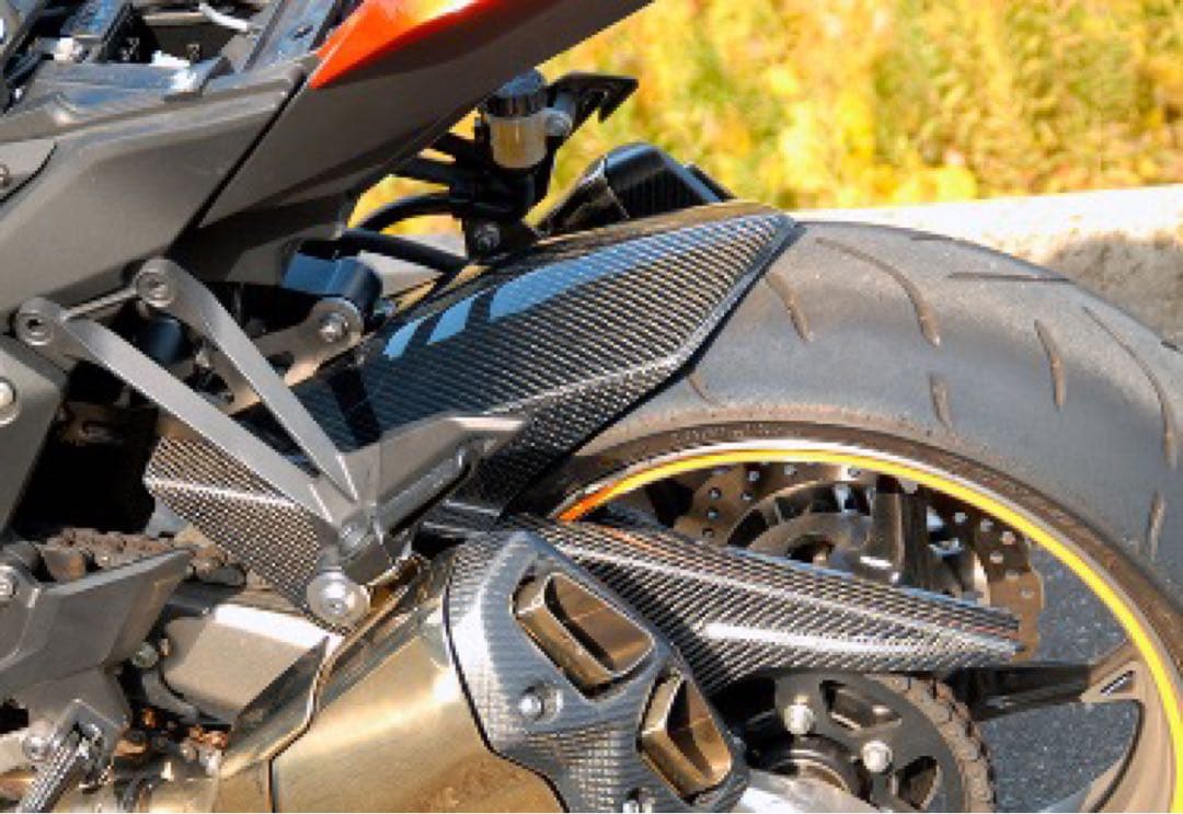 Z1000 マジカルレーシング カーボンインナーフェンダー チェーンカバー