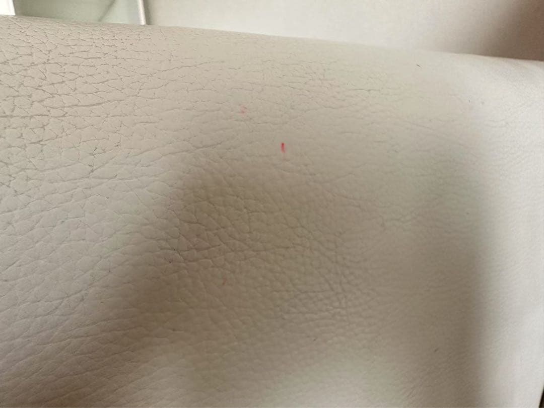 オフホワイト　レザー 革張り　2人掛けソファ 使用感あり