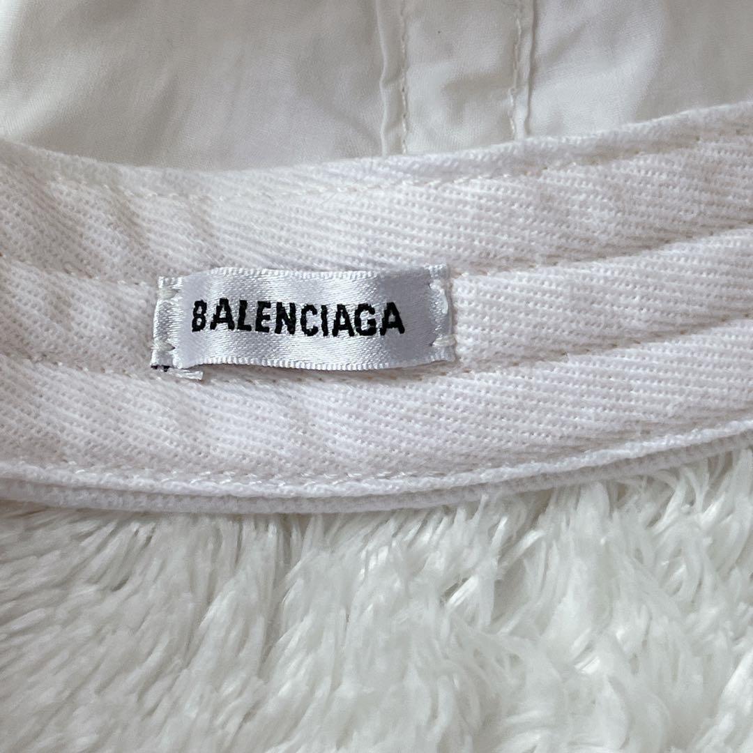 【人気✨】BALENCIAGA ベースボールキャップ ホワイト　ロゴ　Lサイズ