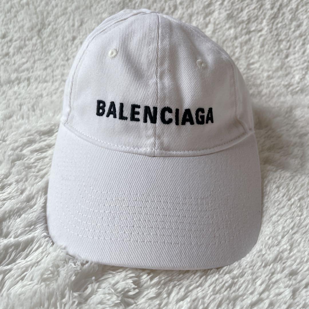 【人気✨】BALENCIAGA ベースボールキャップ ホワイト　ロゴ　Lサイズ