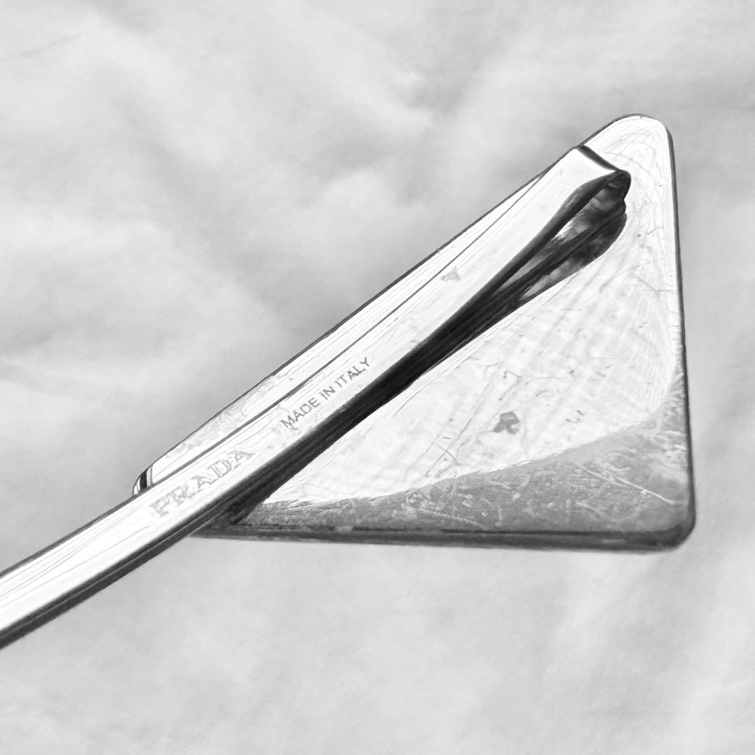美品*プラダ トライアングルロゴ ヘアピン ヘアクリップ ブラック/シルバー