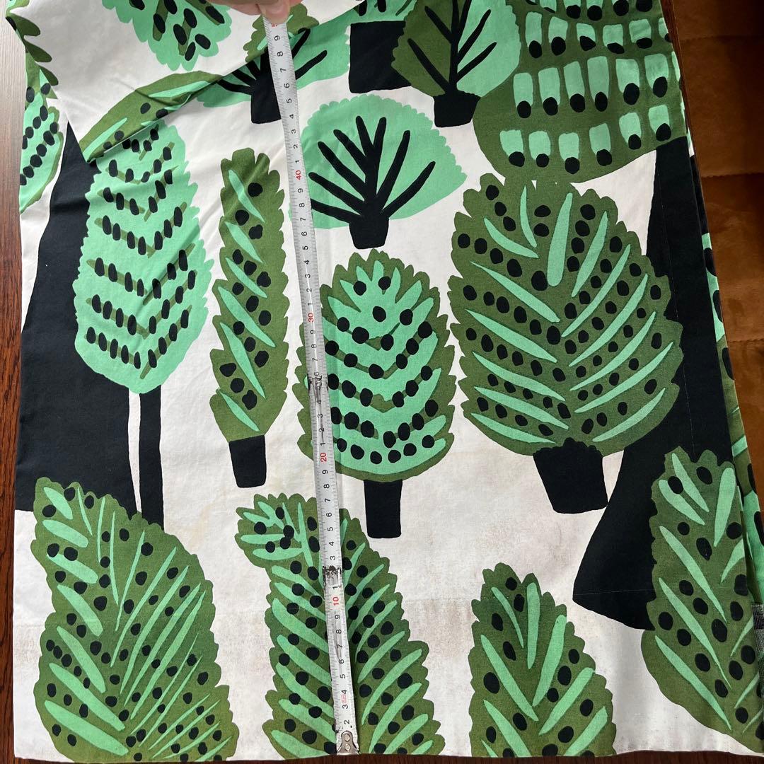 マリメッコ　marimekko メトサンヴァキ　掃き出し窓用カーテン1枚
