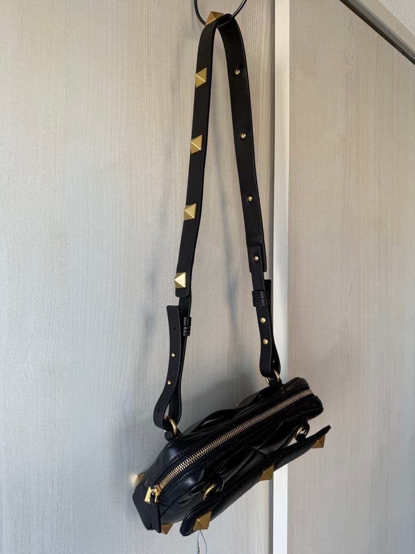 user_1d3747c8【新品】　Valentino レザーバッグ