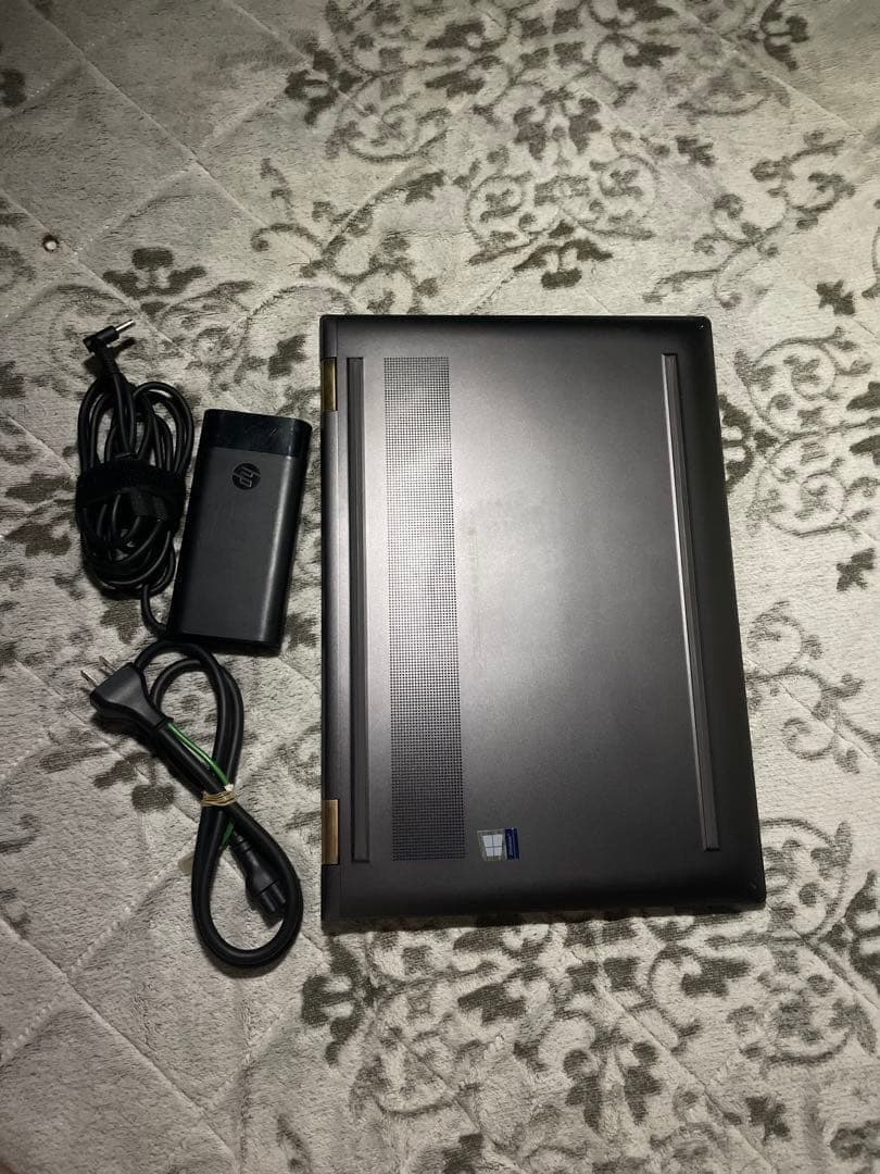 HP SPECTRE X360 4K タッチi7 8th/16GB/RADEON