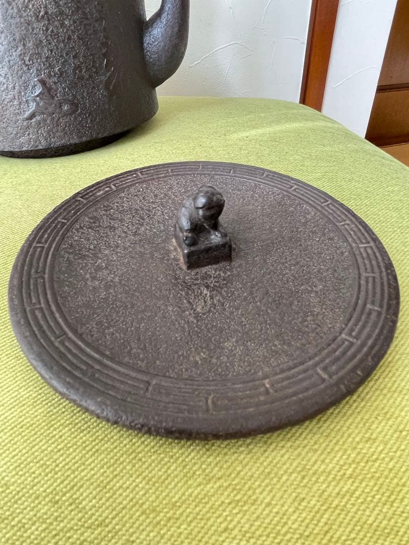 [時代物] 南部鉄瓶　鈴木盛久造　広口筒形　獅子摘み　1.5L