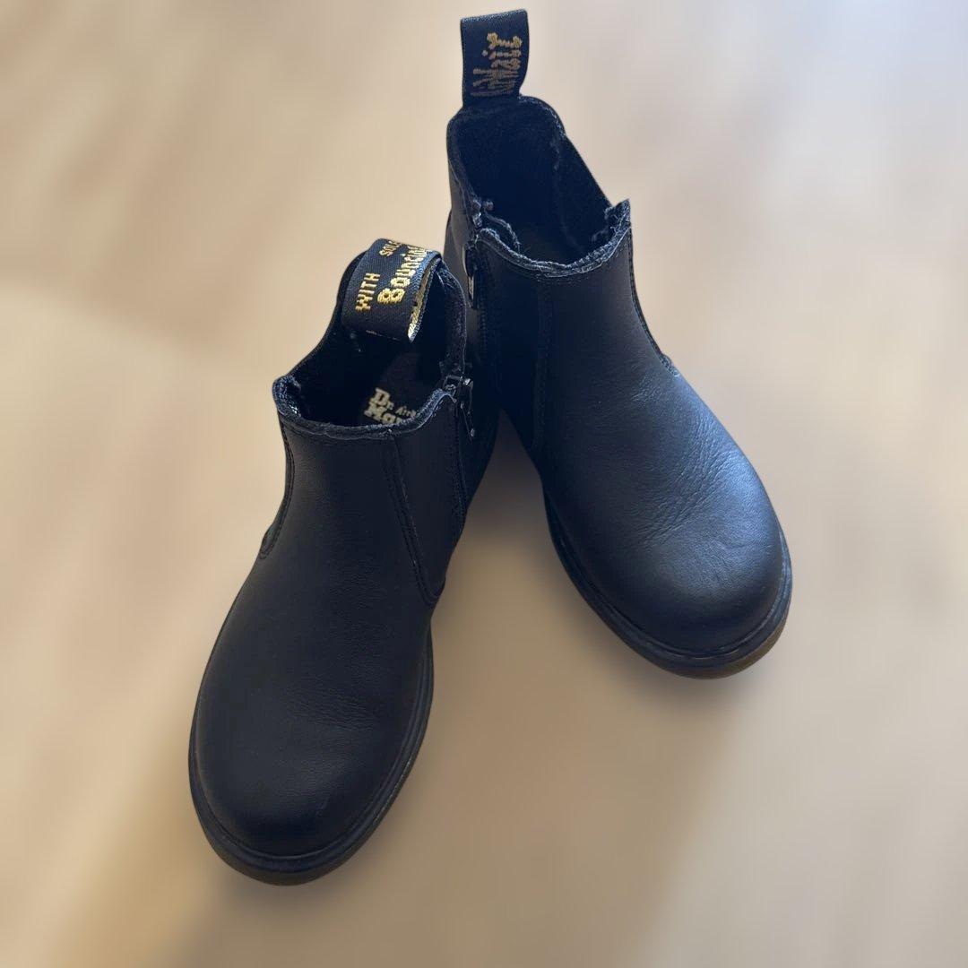 Dr. Martinsブーツ　ほぼ新品同様17〜17.5㎝