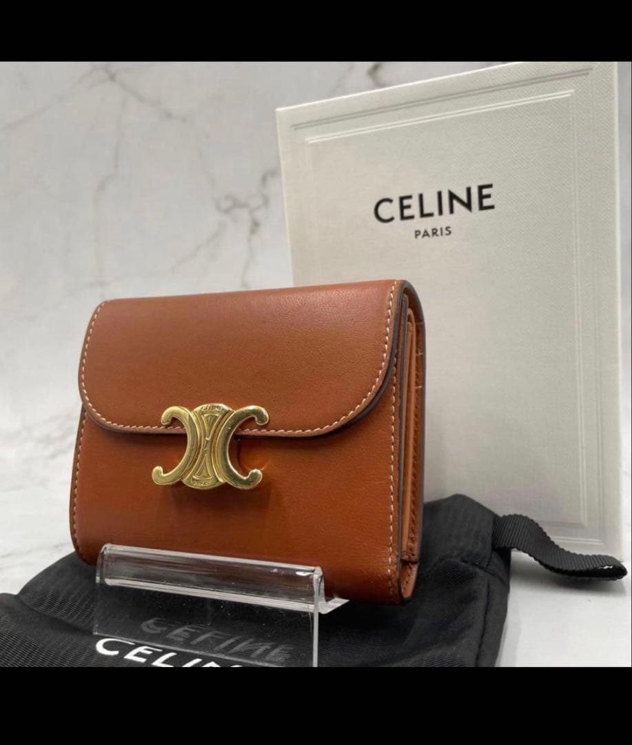 (いちご)CELINE ブラウンレザー 三つ折り財布