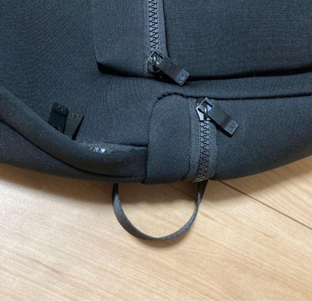 alo yoga 大人気　リュック　黒　ブラック