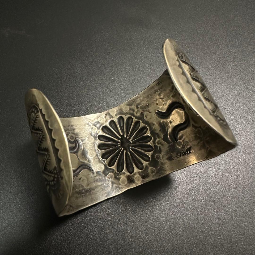 Navajo Vincent Joe Platero スタンプワーク バングル