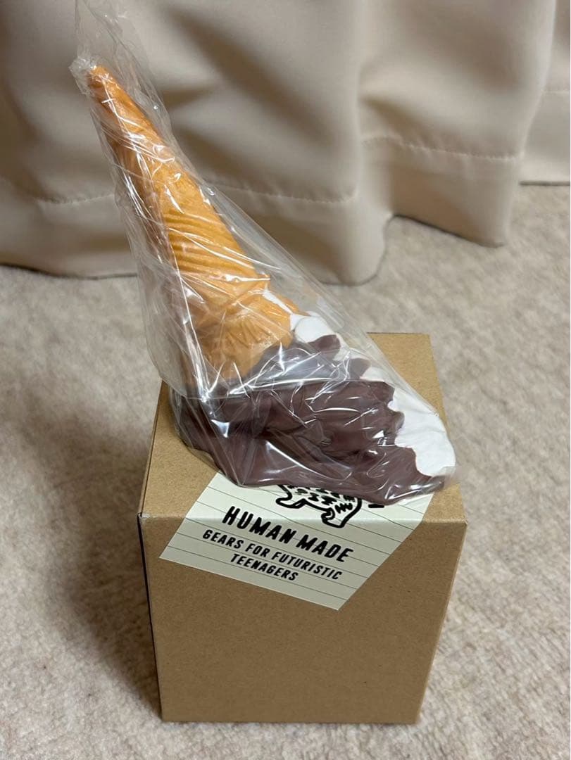 human made ヒューマンメイド　ソフトクリーム　ソフビ　ペーパーウェイト