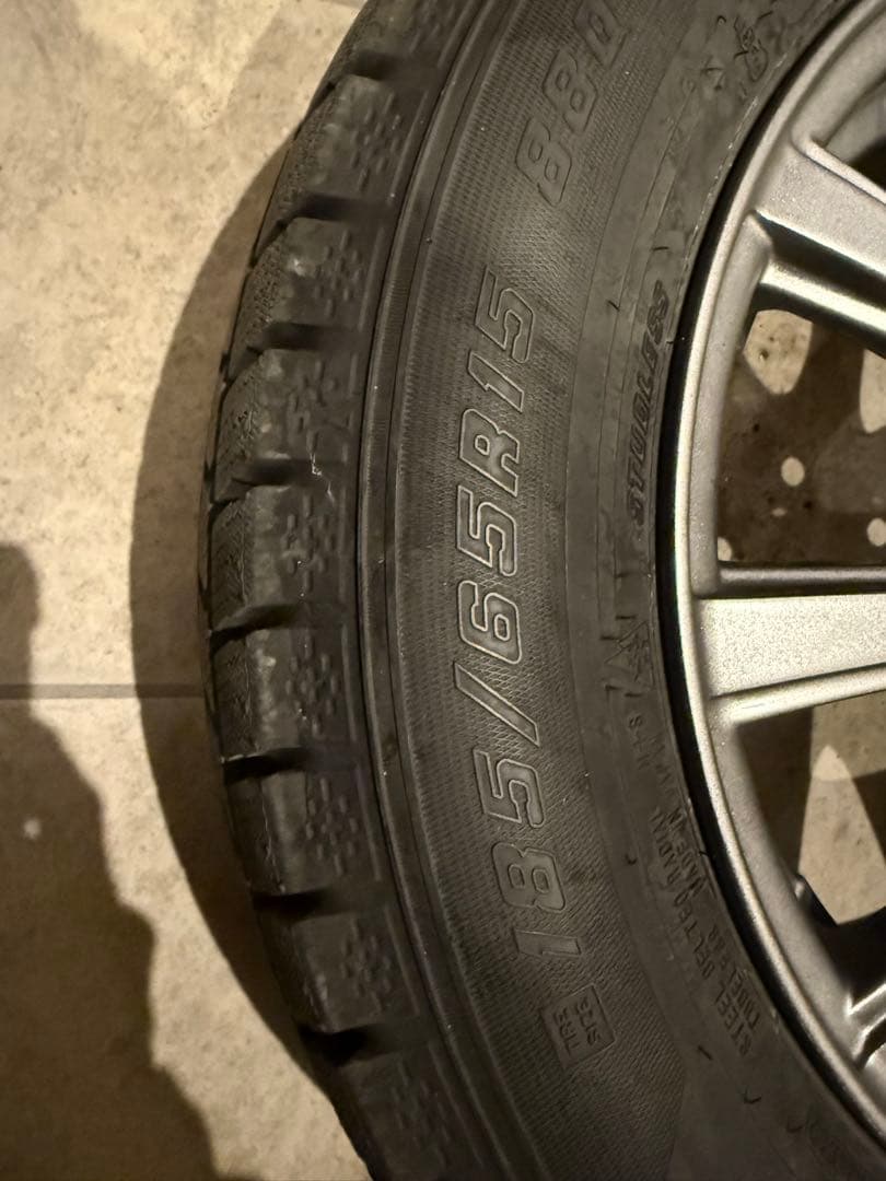 ３０プリウス　24年製造スタッドレスタイヤ ホイールセット