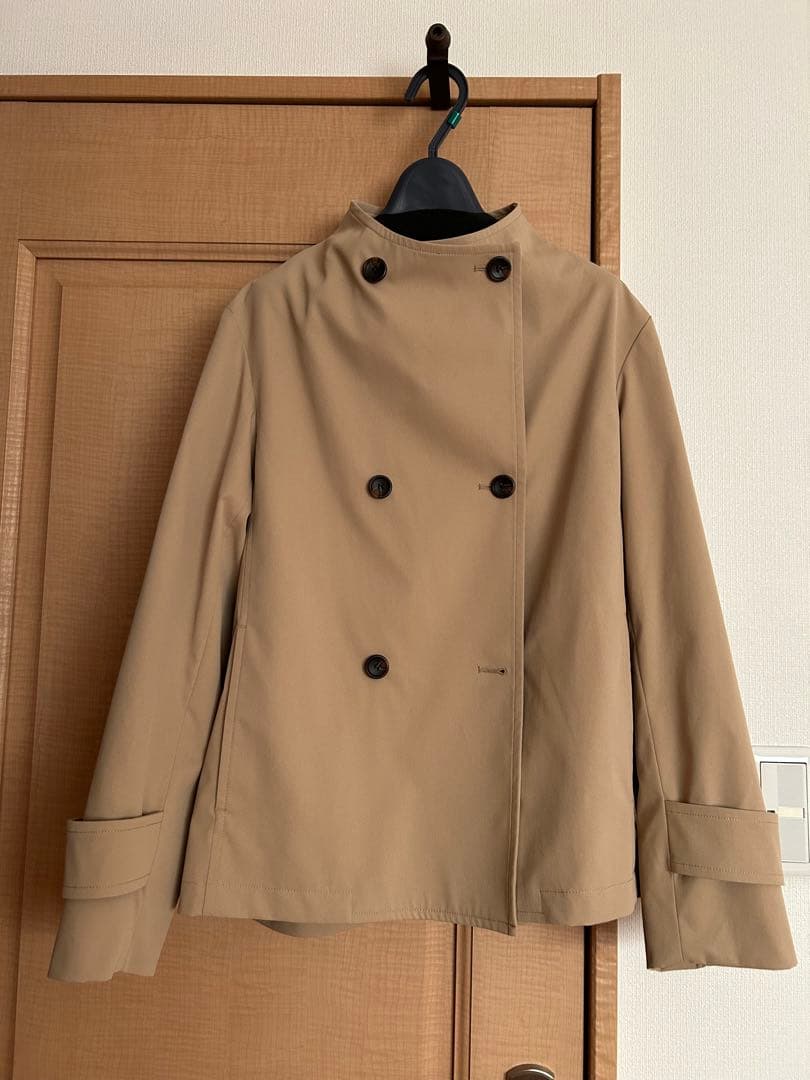 組曲　ショートトレンチ　極美品