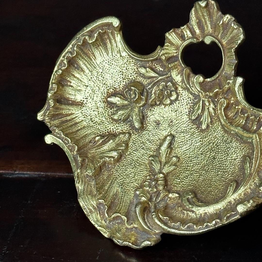 ★フランス　薔薇の模様　真鍮プレート　ロカイユ装飾　アンティーク