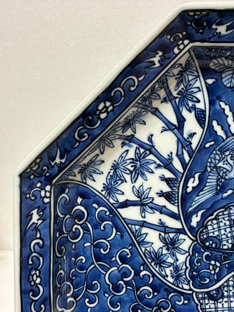 平戸三川内焼 平戸松山窯 祥瑞手 染付捻り吉祥文様 八角大皿31cm