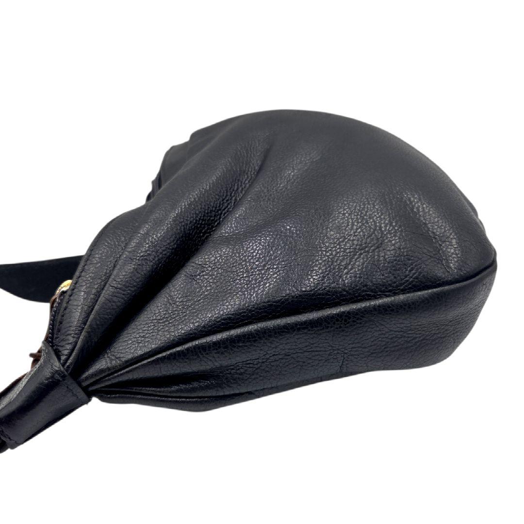 IL BISONTE ボディバッグ レザー ロゴ 長さ調整 黒 ユニセックス