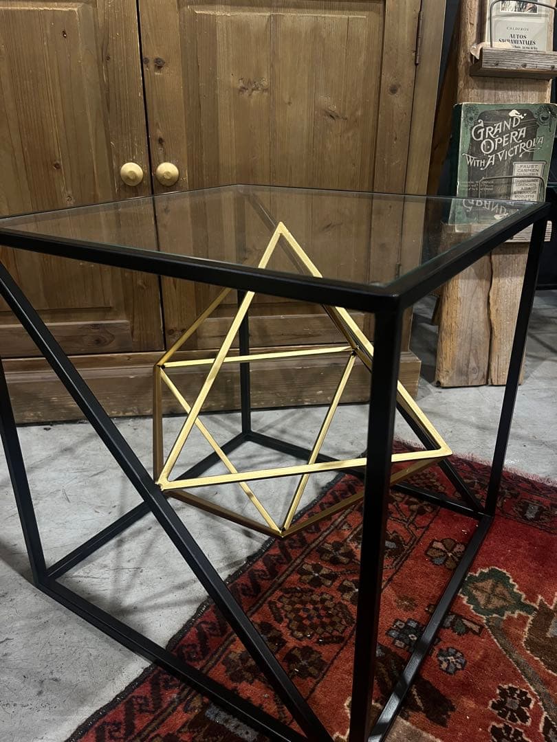 KARE / カレ　プリズマ サイドテーブル 幾何学デザイン