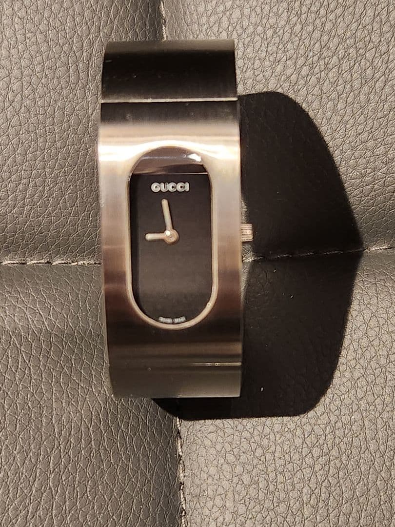 美品 GUCCI 2400L バングル 時計 ブレスレット レディース メンズ