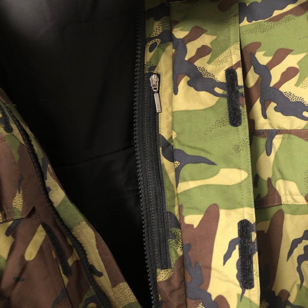 ノースフェイス迷彩カモ柄 L中綿スノーボードウェアマウンテンジャケットダウン