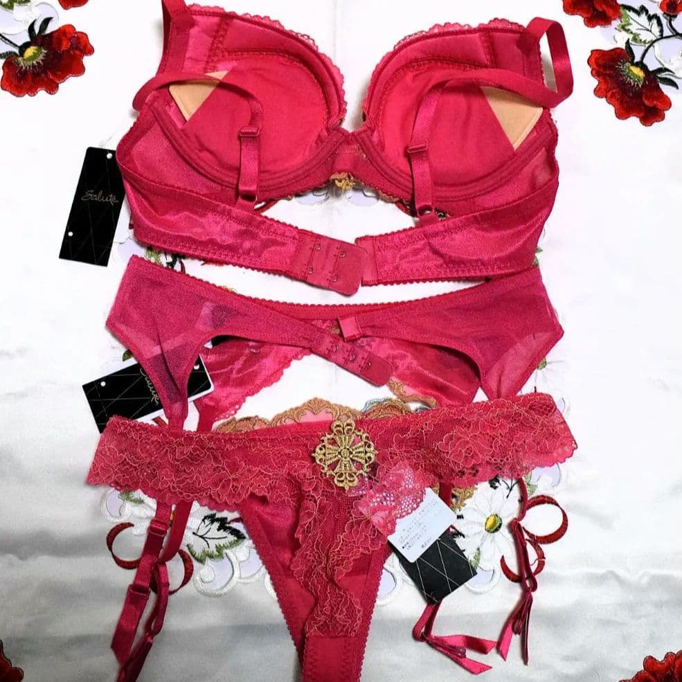 新品☆ワコール☆サルート☆ベルサイユのばら☆ＲＰ☆Ｄ７５＆ソングＭ＆ガーターＭ