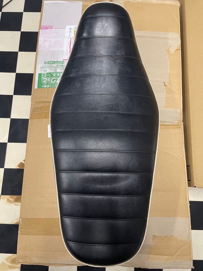 年末最終値下げ　Kawasaki W650 純正シートw400