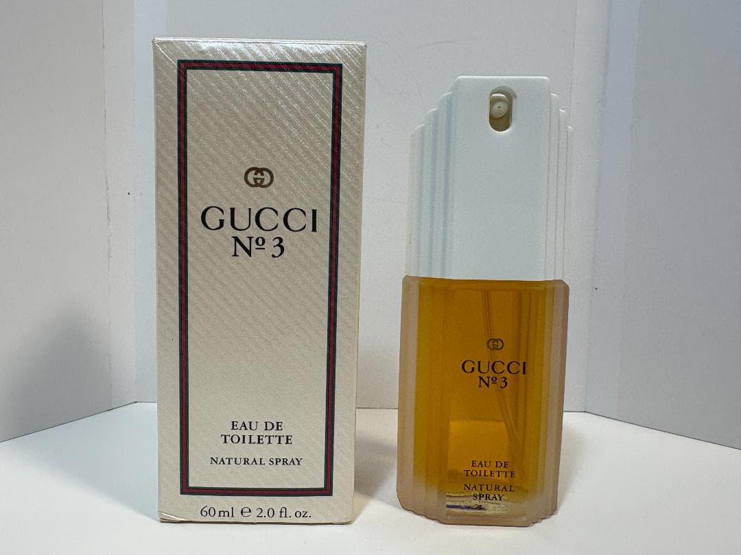 香水コレクション：Gucci No. 3, Chanel No. 5, 他