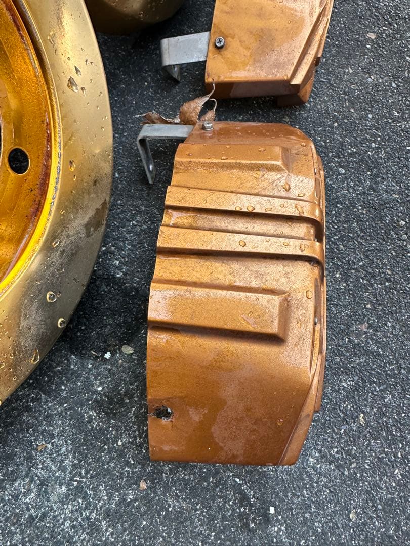 ES 200系ハイエース キャリパーカバーVer.II ゴールド