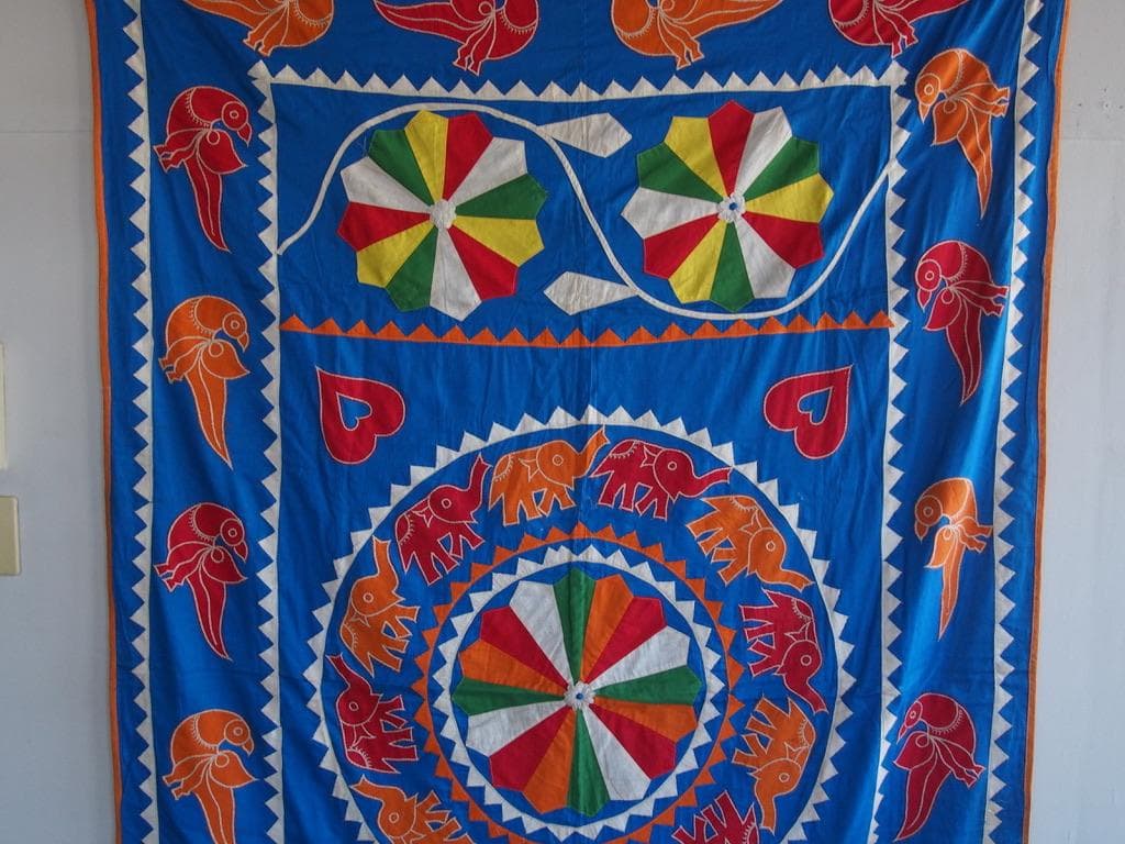 インド グジャラート アップリケ 壁飾り布