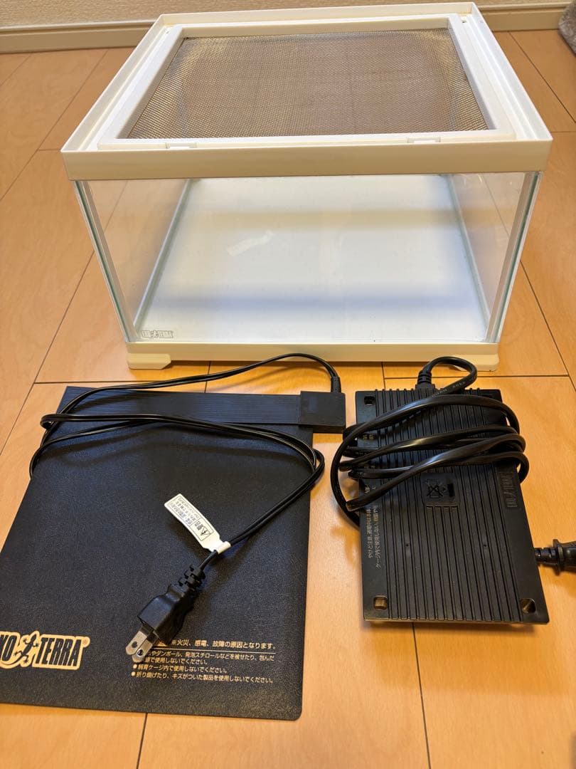 爬虫類、両生類飼育ケース