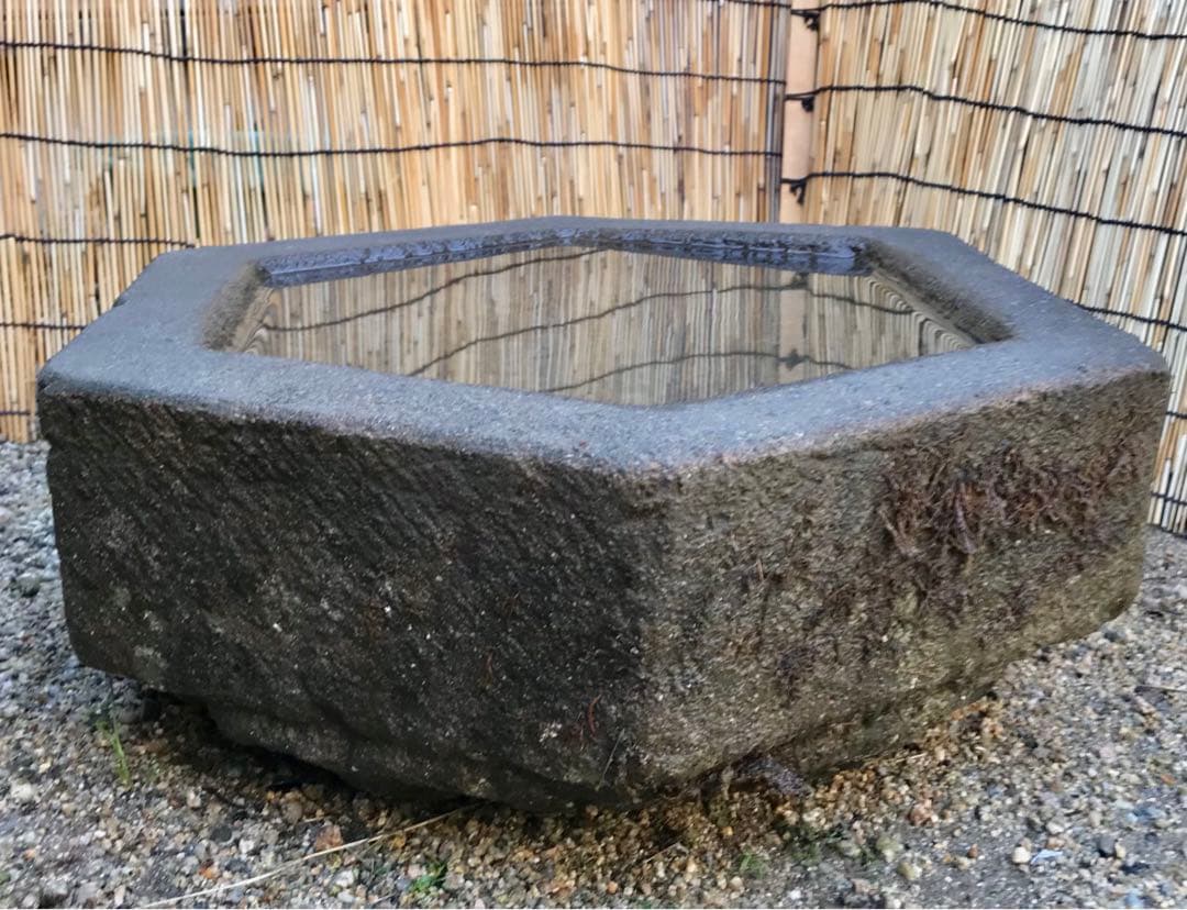 【六角水鉢・蹲・茶庭】庭石・オブジェ・置物・ガーデニング・バードバス