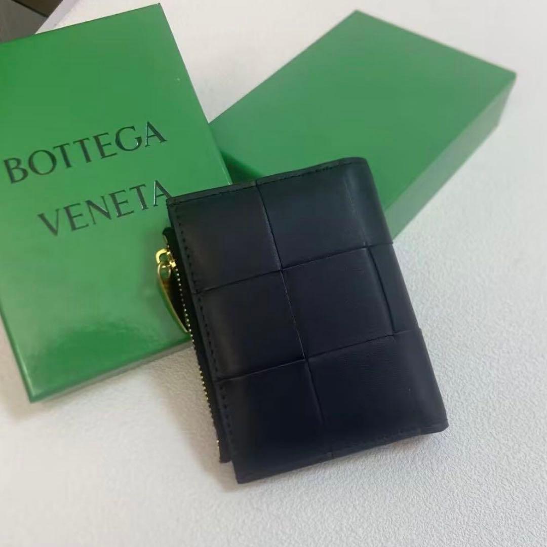 Bottega Veneta ブラック　レザー　二つ折り財布　黒