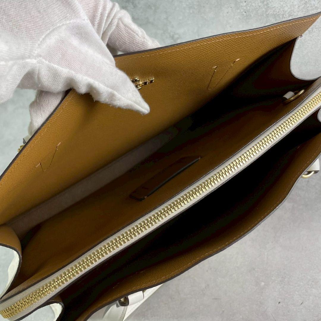 未使用 コーチ テイタム 2way トートバッグ ビジネス A4可 レザー 白