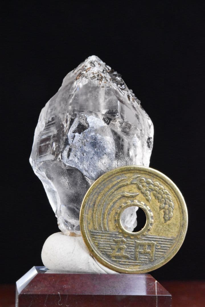 ガネーシュヒマール産 ドラバイトトルマリンオンクォーツ