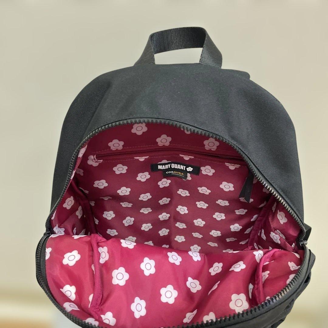MARY QUANT オールブラックシンプルロゴ リュック　黒