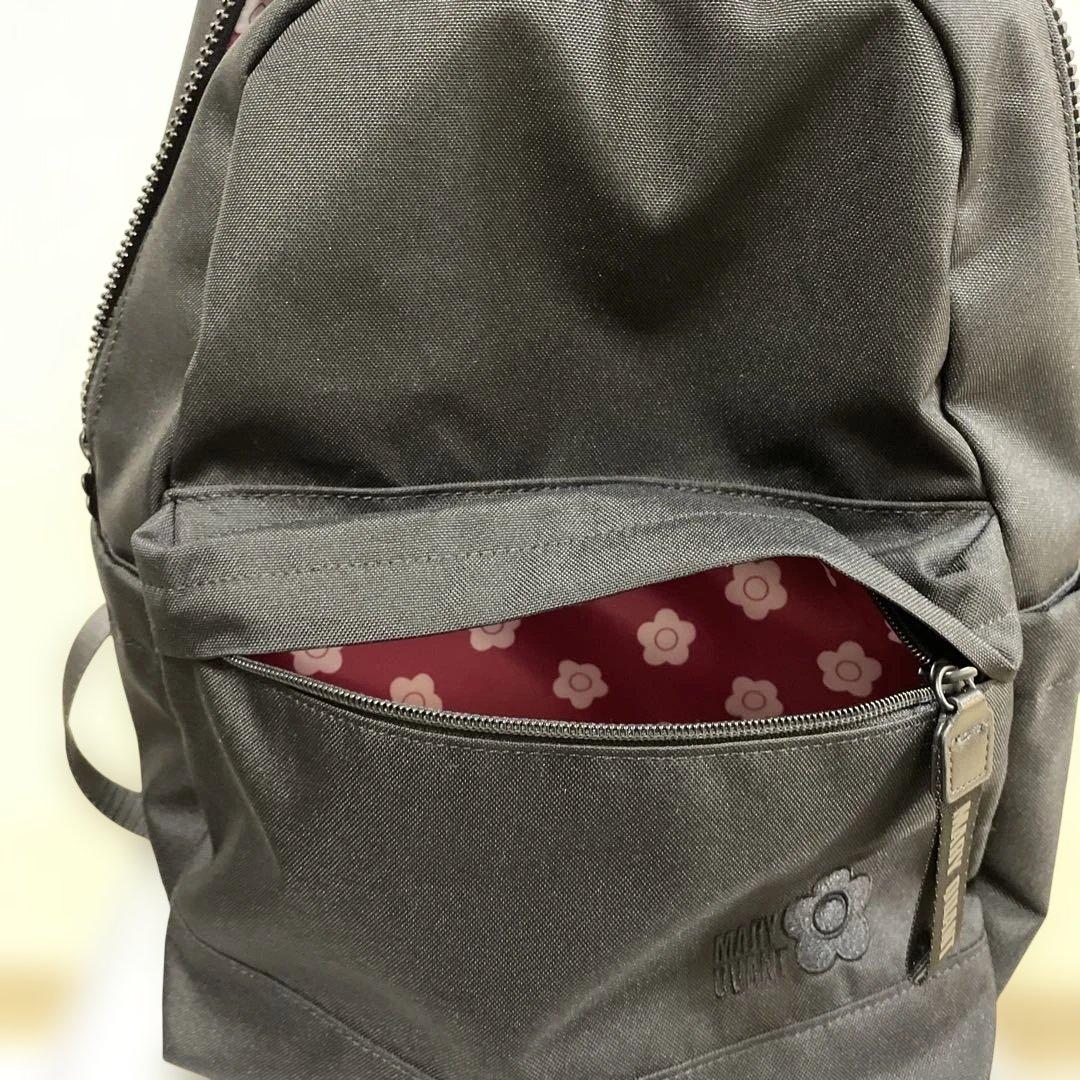 MARY QUANT オールブラックシンプルロゴ リュック　黒