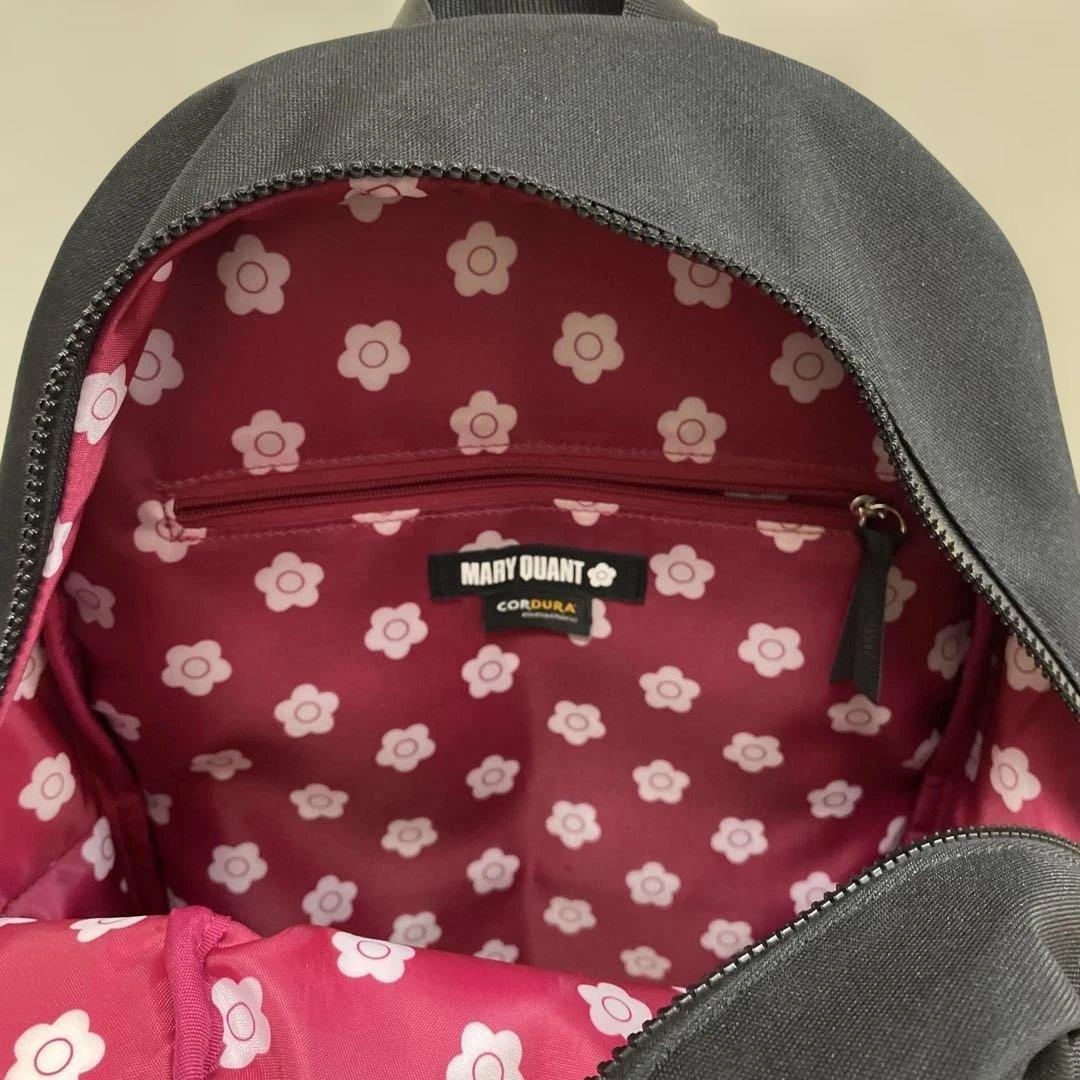 MARY QUANT オールブラックシンプルロゴ リュック　黒