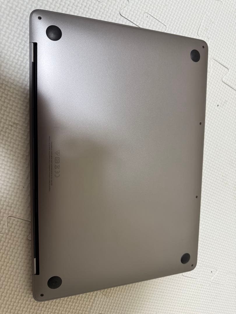 MacBook pro 2022 M2 8GBメモリ 256G