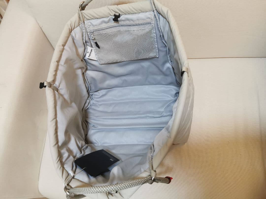 Topologie ライトグレークッショントート｜ロープハンドルの上質スタイル