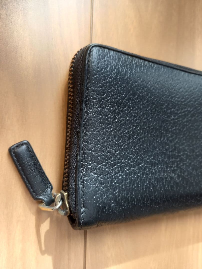 最終値下げ価格 Gucci 黒レザー長財布 GGロゴ付き