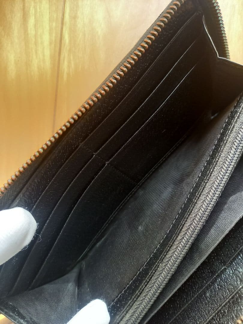 最終値下げ価格 Gucci 黒レザー長財布 GGロゴ付き