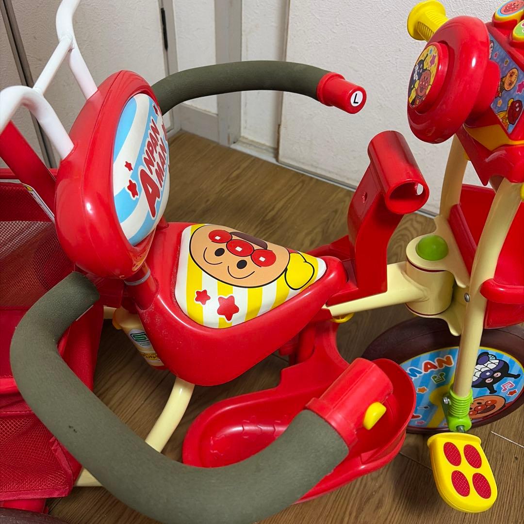 【美品】アンパンマン 三輪車 それいけ！アンパンマン デラックスII レッド 赤
