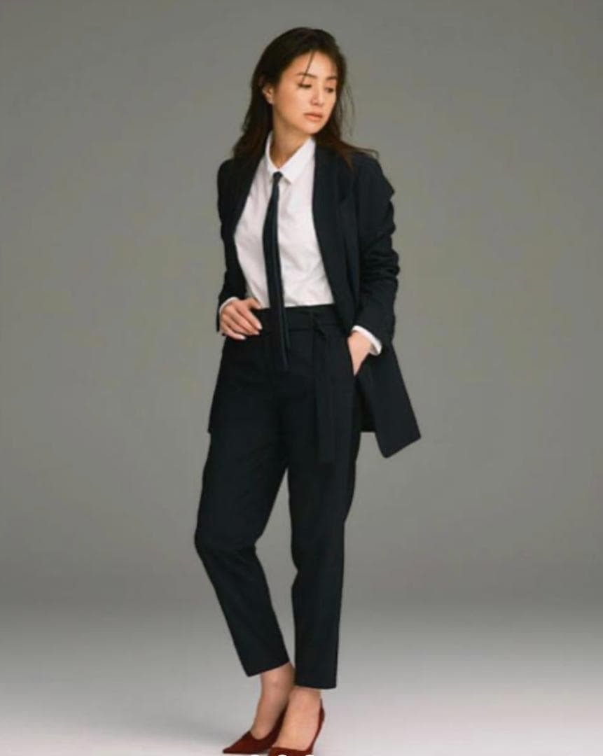 s*t様 Herato 井川遥さん　ブラックブレザー上下セット